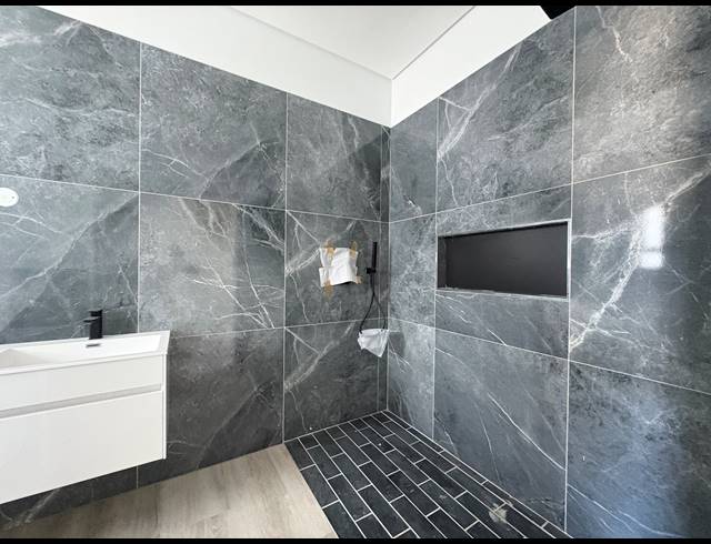 4 BEDROOM HOUSE FOR SALE IN SANDOWN